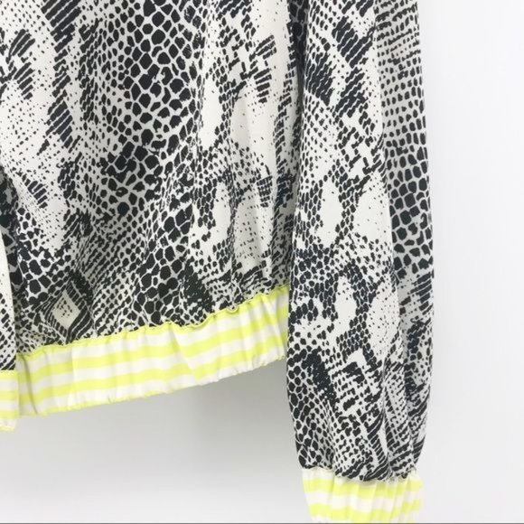 M by Marled Snake Print Hidden Button Blouse Cardigan Size Medium NWT - Picture 3 of 9